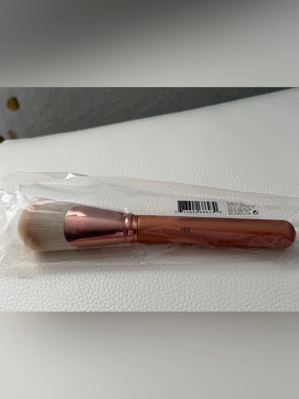 MAC Cosmetics Rose Gold Face Brush - Pink Handle